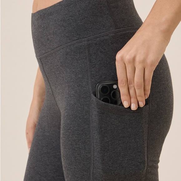 Pact Charcoal Women's On The Go-To Pocket Leggings - Picture 3 of 3